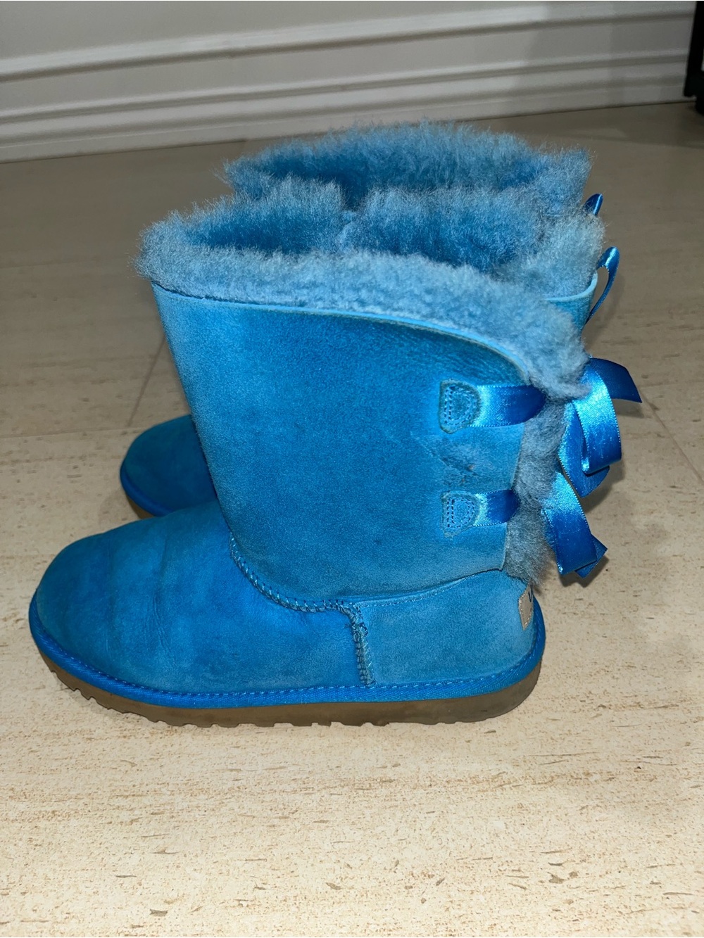 UGG Kids Turquoise Shearling Boots with Back Satin Bows Size 5